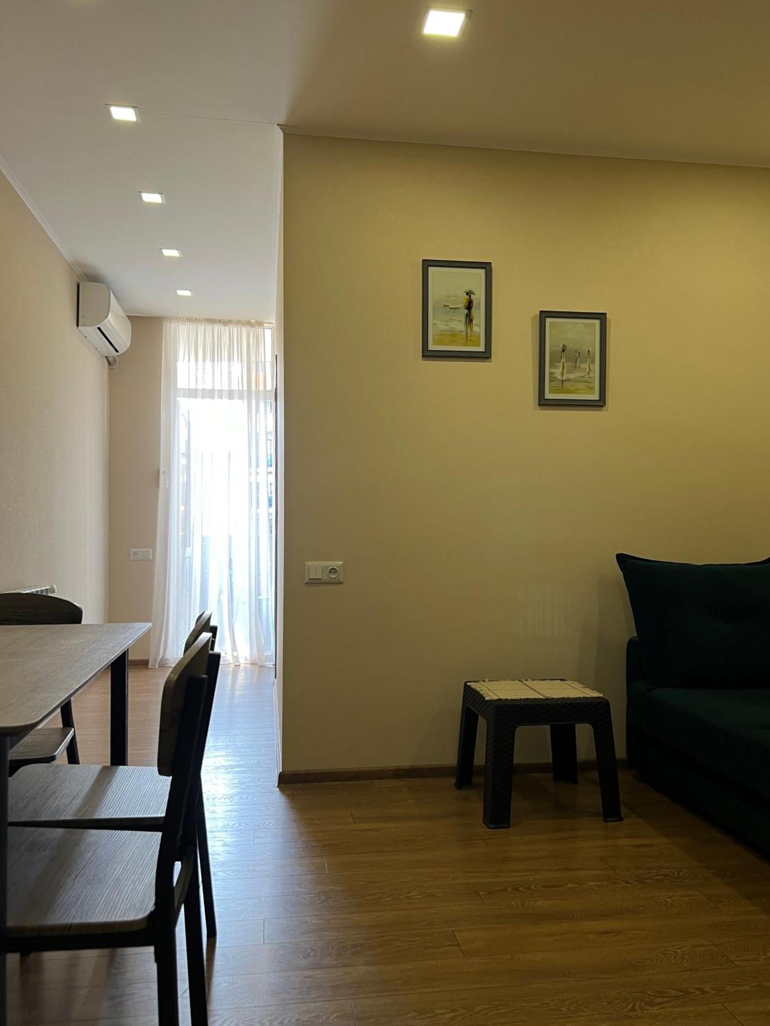 Cosy Apartment Near The Sea バトゥーミ エクステリア 写真